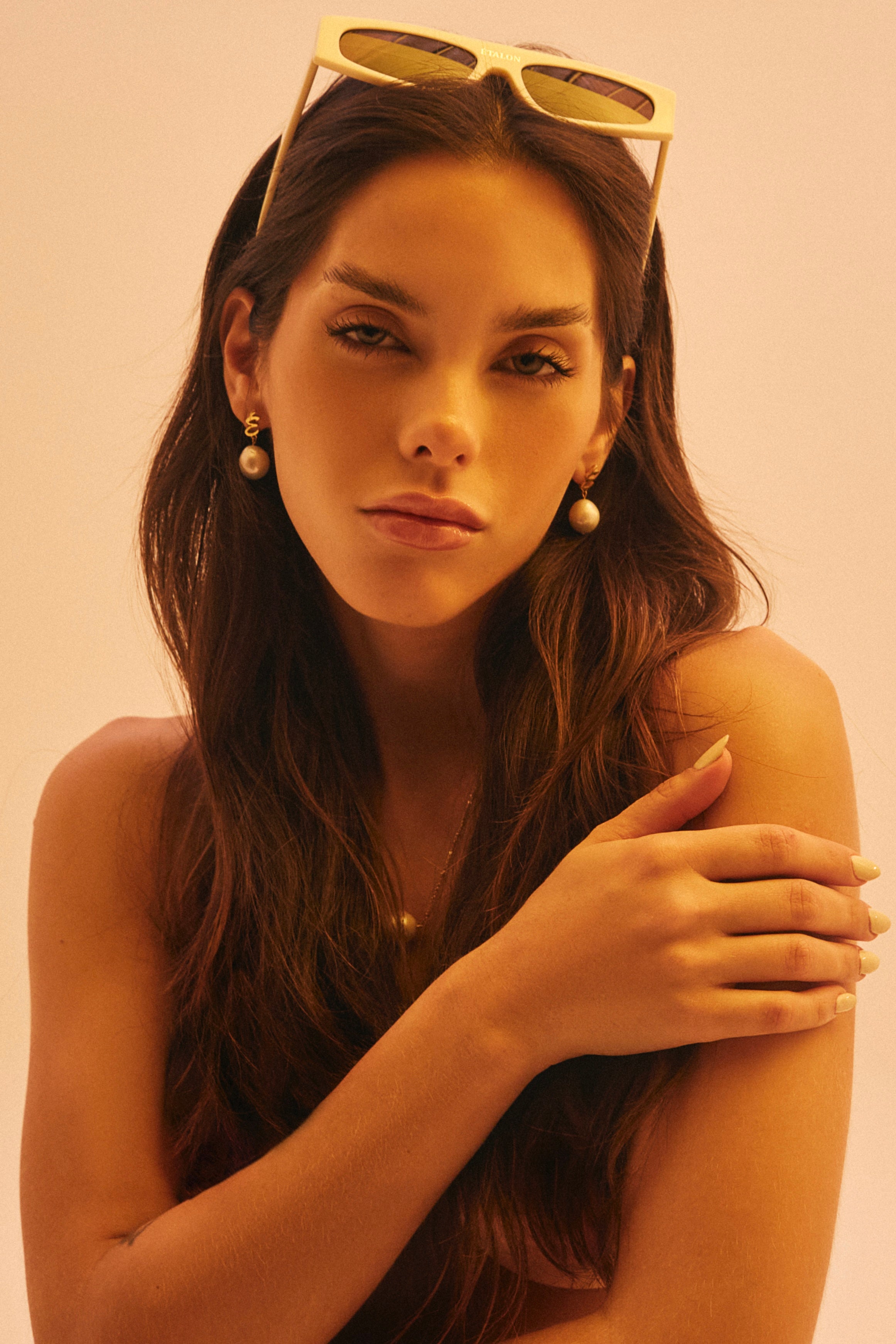 Oversized Pearl Earring FPE