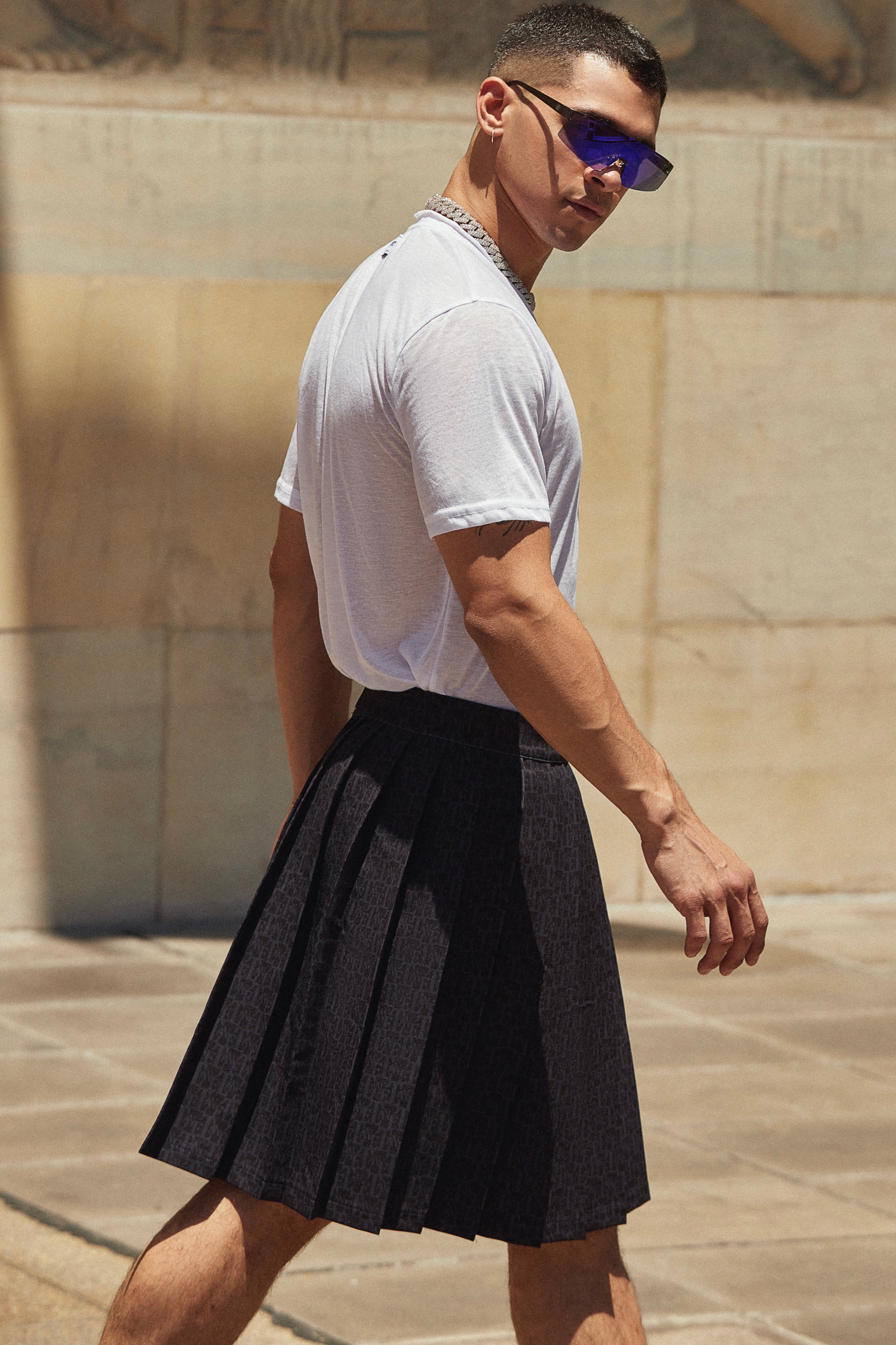 Mens Skirt / Short 01