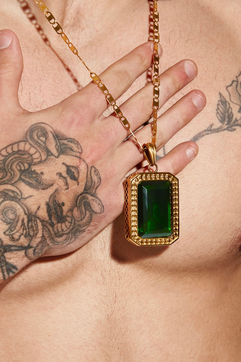 Grand Emerald Pendant Chain