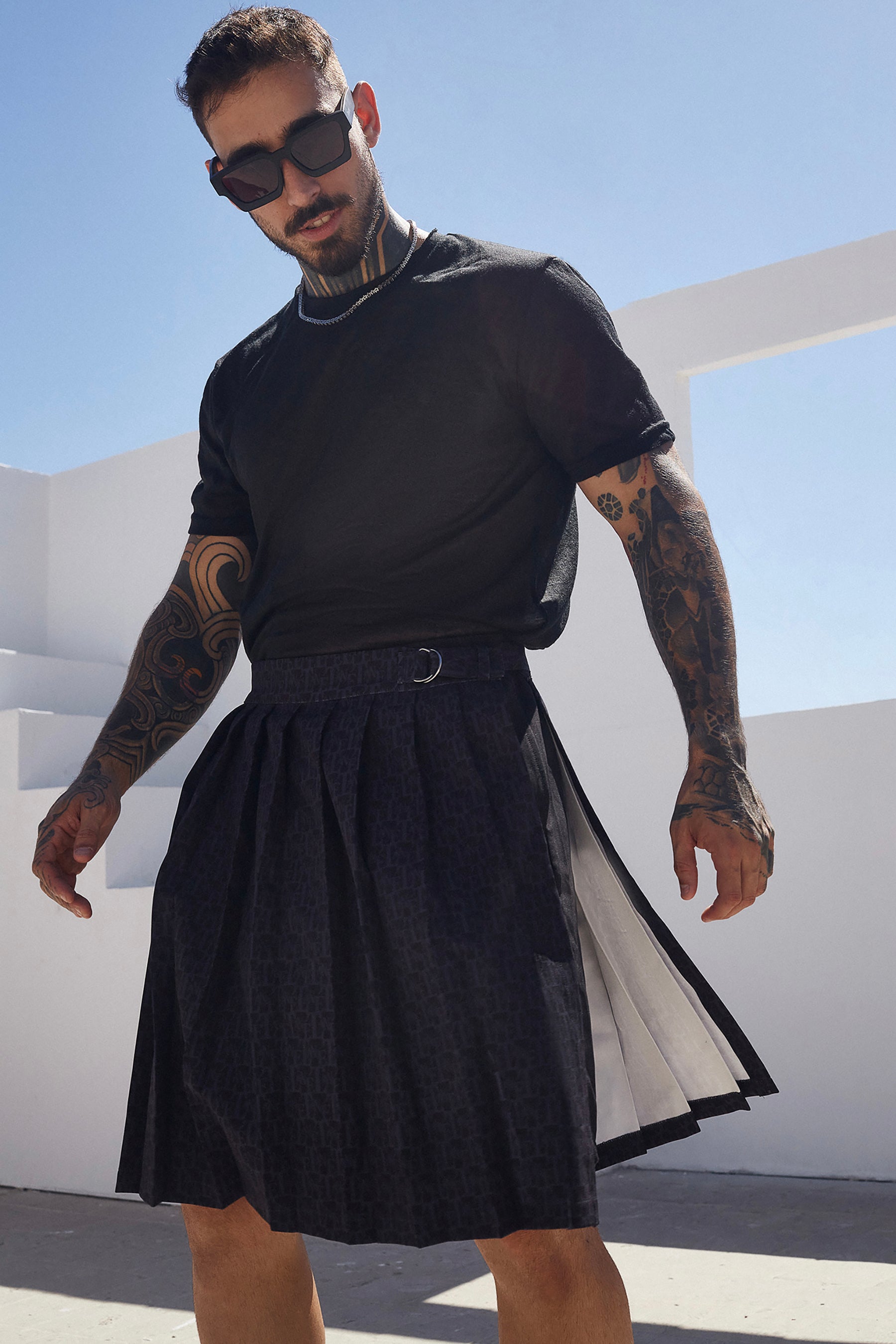 Mens Skirt / Short 01