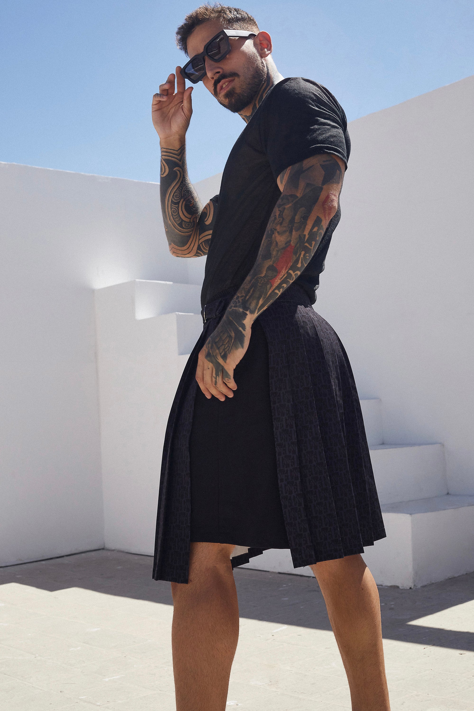 Mens Skirt / Short 01