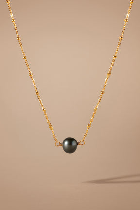 One Black Pearl Necklace