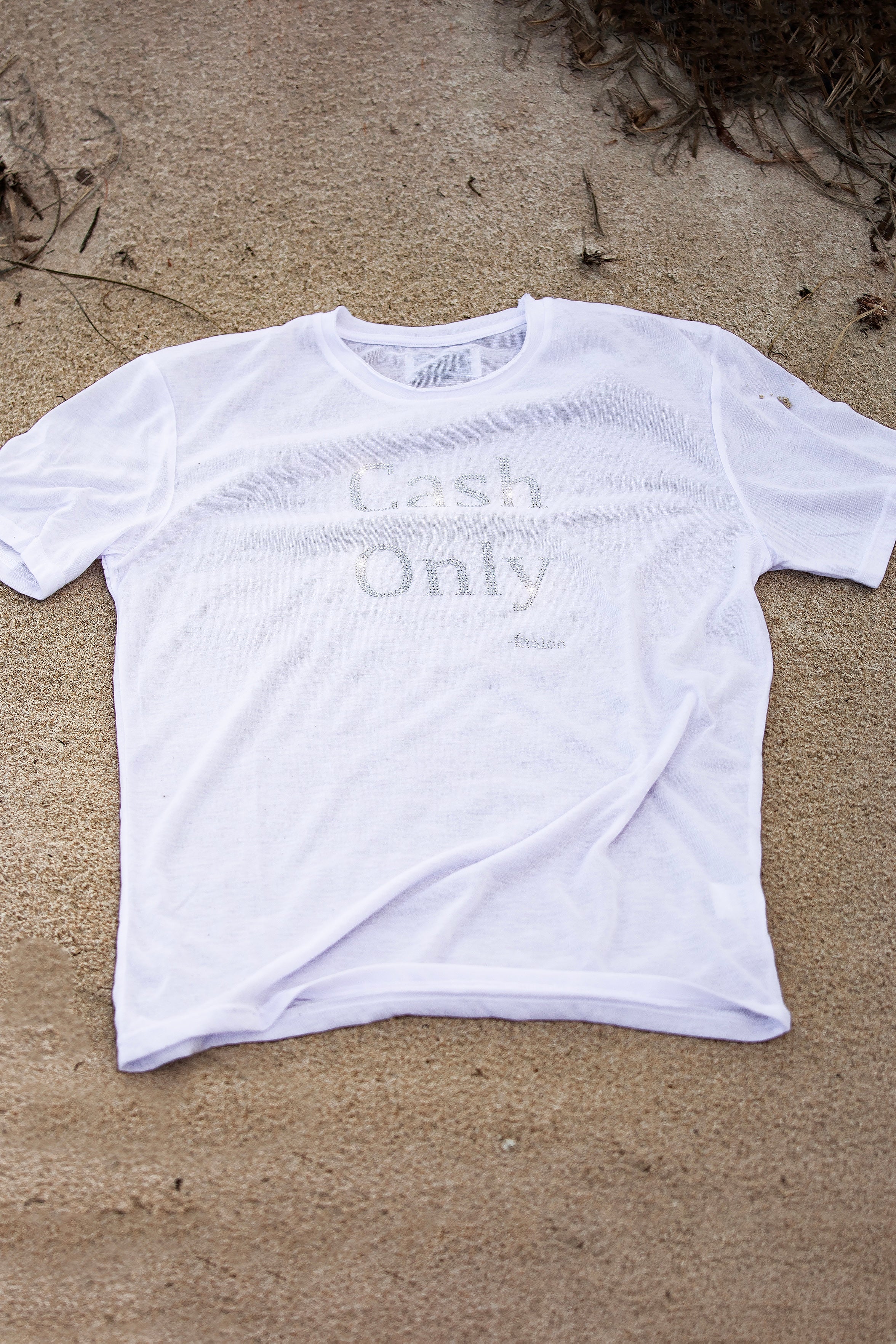 io着用VALLAD CASH DISPENSER TEE WHITE IO着用VALLAD CASH DISPENSER