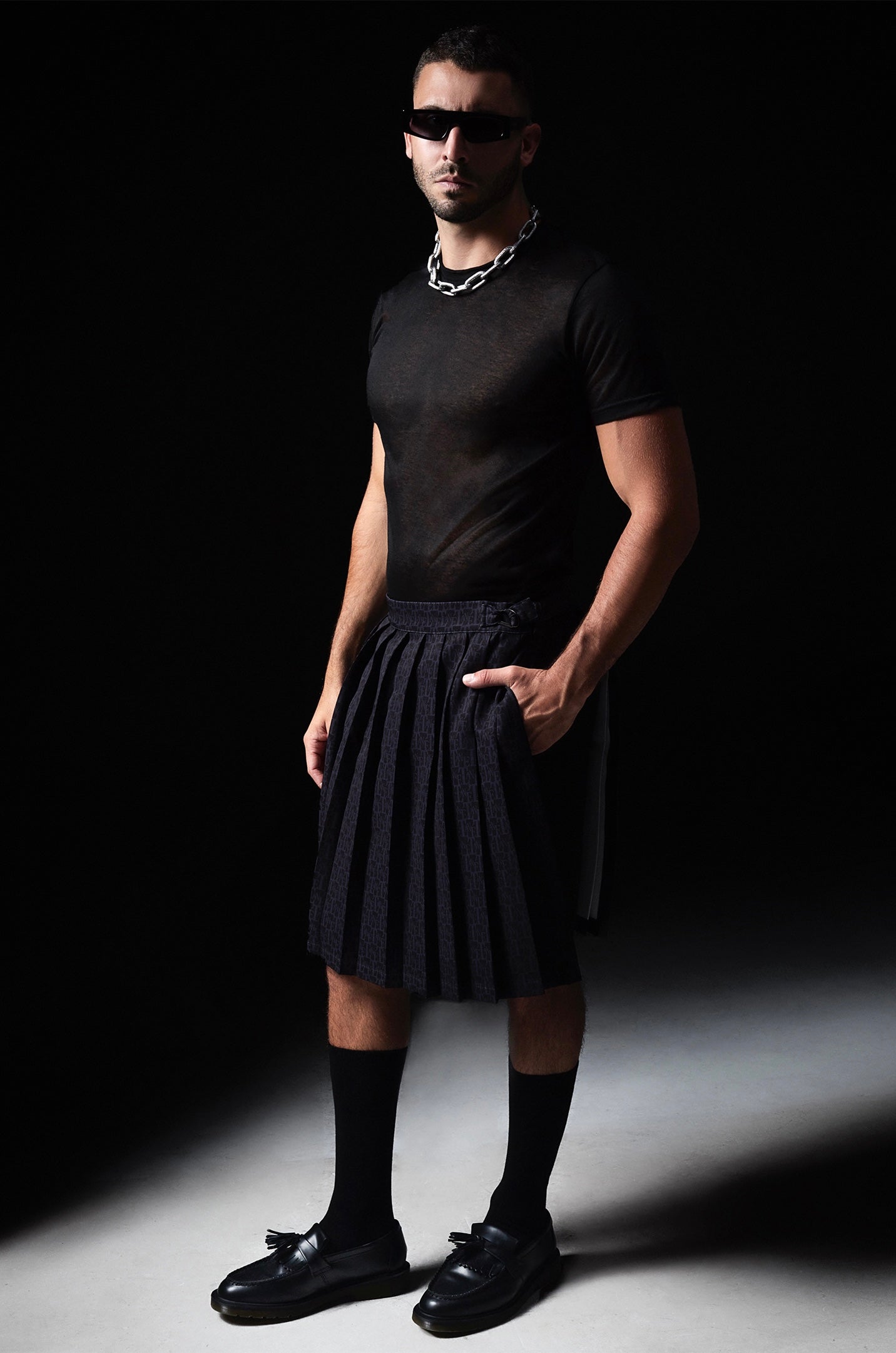 Mens Skirt / Short 01