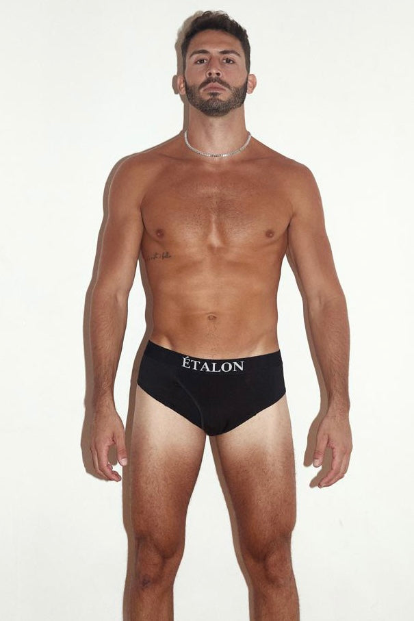 Étalon Signature Brief 01
