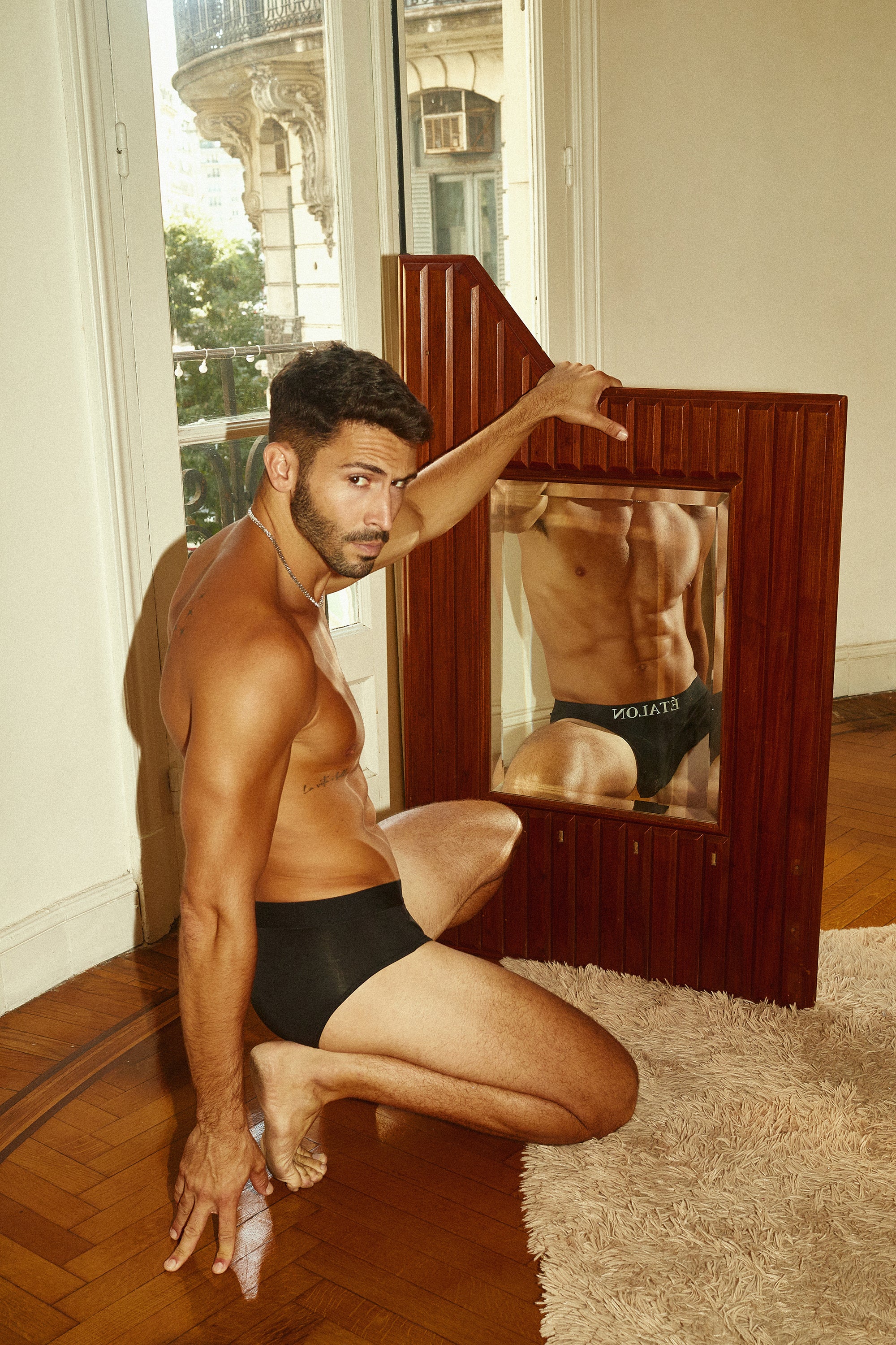 Étalon Signature Brief 01